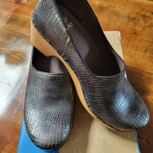 Dansko  Marisol Metallic Croc  37
